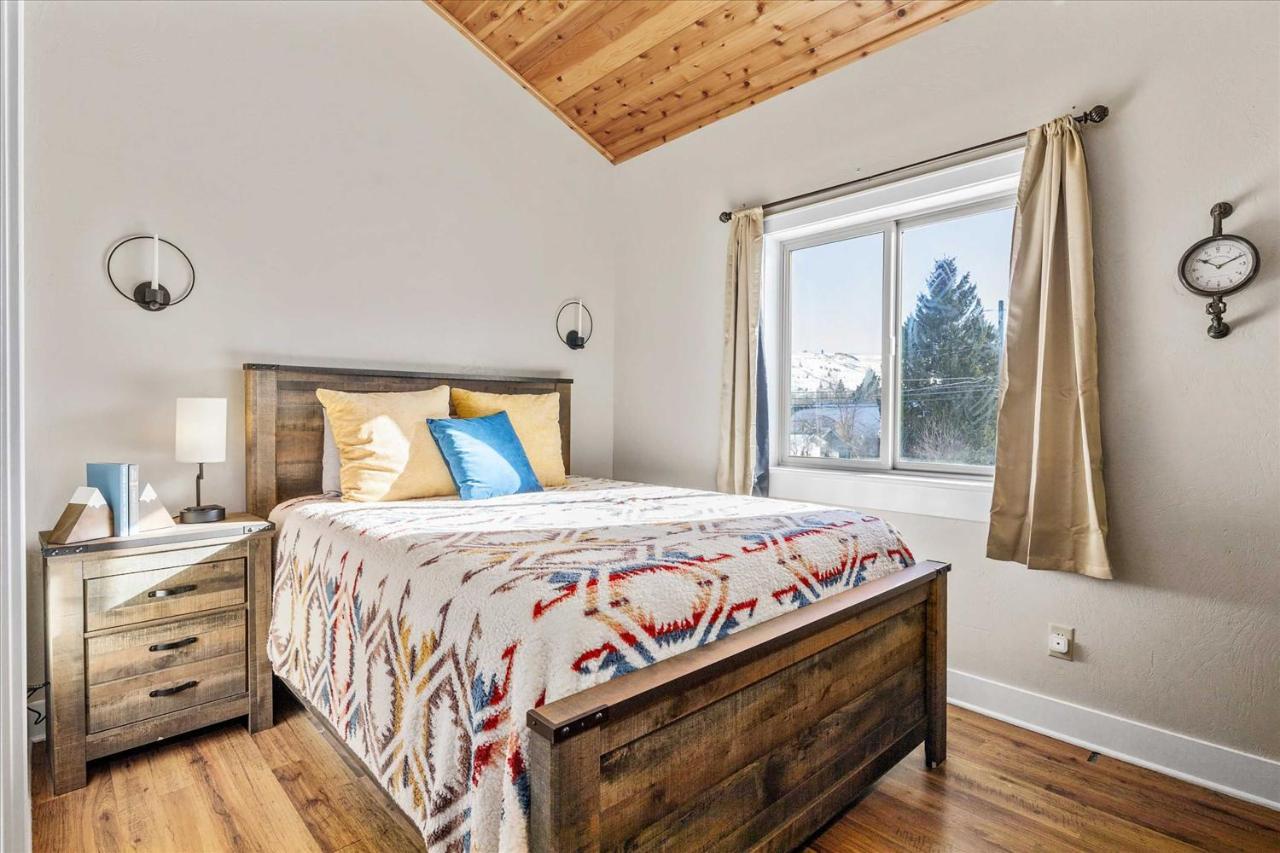 Modern Red Lodge Cabin - Walk To Broadway Ave Экстерьер фото