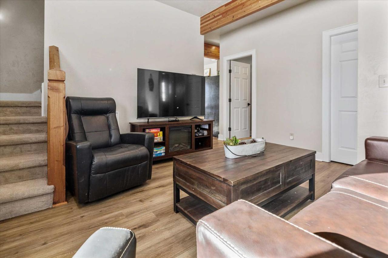Modern Red Lodge Cabin - Walk To Broadway Ave Экстерьер фото